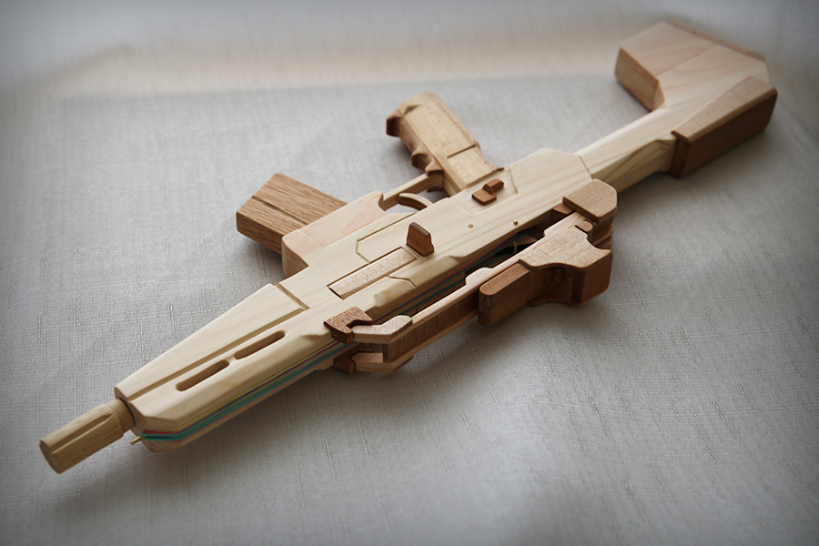 サブマシンガン風ゴム銃